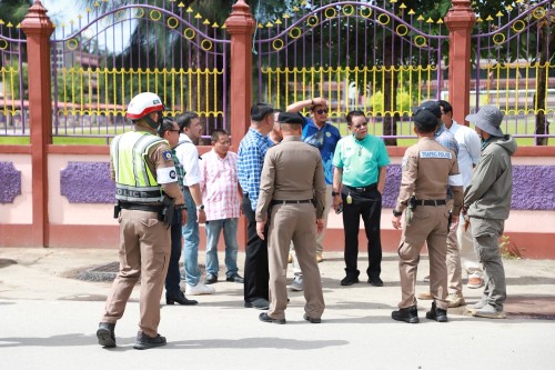 ทน.แม่สอด ลงพื้นที่ตรวจสอบถนนประสาทวิถี เพื่อดำเนินการปรับปรุงแก้ไข ลาดยางแอสฟัลท์ติก