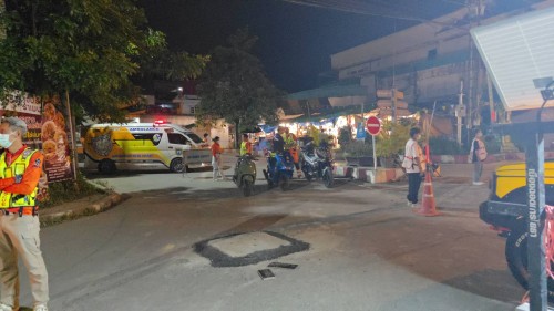 ทน.แม่สอด ลงพื้นที่การลาดยางแอสฟัลท์ติกถนนประสาทวิถี