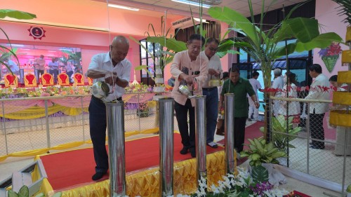 ทน.แม่สอด เข้าร่วมการจัดกิจกรรมหล่อเทียนจำนำพรรษา โรงเรียนเทศบาลวัดดอนแก้ว ประจำปีการศึกษา 2568