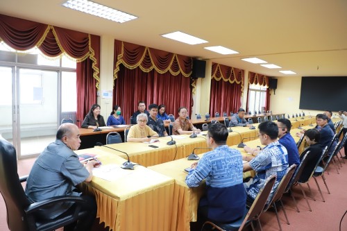 เทศบาลนครแม่สอด ประชุมมอบนโยบายแนวทางการทำงานให้แก่ กองการศึกษา และ กองยุทธศาสตร์และงบประมาณ