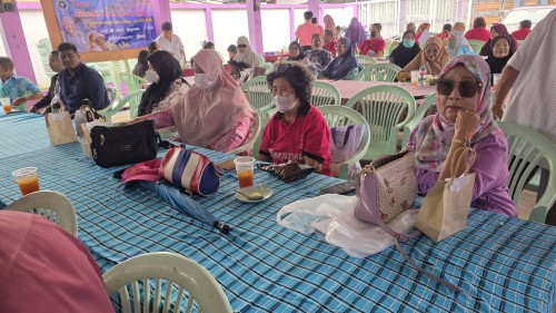 เทศบาลนครแม่สอด เข้าร่วมการประชุมผู้สูงอายุชุมชนอิสลาม ประจำเดือน มิถุนายน 2568