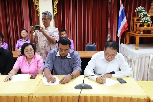 เทศบาลนครแม่สอด ประชุมมอบนโยบายแนวทางการทำงานให้แก่ กองช่างสุขาภิบาล
