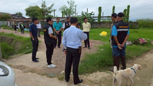 เทศบาลนครแม่สอด ลงพื้นที่แก้ไขปัญหาน้ำท่วมขังในเขตเทศบาลนครแม่สอด