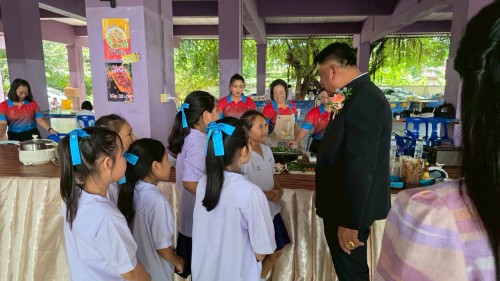 ทน.แม่สอด มอบโอวาทให้แก่นักเรียน โรงเรียนในสังกัดเทศบาลนครแม่สอด ที่เป็นตัวแทนเข้าร่วมการแข่งขันทักษะทางวิชาการระดับภาคเหนือเพื่อพัฒนาสู่ระดับประเทศ