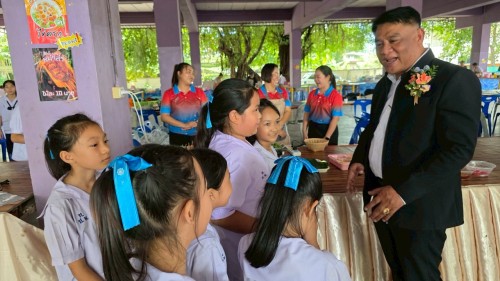 ทน.แม่สอด มอบโอวาทให้แก่นักเรียน โรงเรียนในสังกัดเทศบาลนครแม่สอด ที่เป็นตัวแทนเข้าร่วมการแข่งขันทักษะทางวิชาการระดับภาคเหนือเพื่อพัฒนาสู่ระดับประเทศ