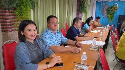 ทน.แม่สอด ประชุมคณะกรรมการดำเนินงานและขับเคลื่อน วิทยาลัยสูงวัยนครแม่สอด กิจกรรมภายใต้ โครงการ ส่งเสริมสุขภาพผู้สูงอายุ สร้างจิตสดใส ร่างกายแข็ง และ โครงการพัฒนาศักยภาพผู้สูงอายุเทศบาลนครแม่สอด