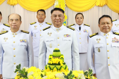 นายกเทศมนตรี พร้อมคณะผู้บริหาร เข้าร่วมการบันทึกเทปถวายพระพรชัยมงคล เนื่องในโอกาสมหามงคล ที่พระบาทสมเด็จพระเจ้าอยู่หัว ทรงเจริญพระชนมพรรษา 73 พรรษา