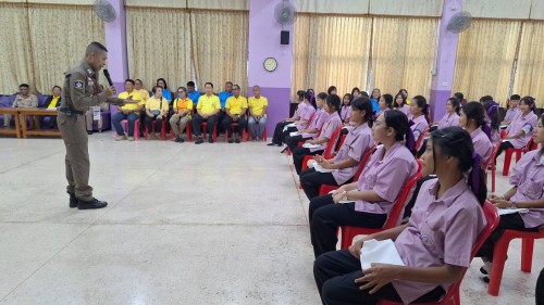 ทน.แม่สอด ร่วมพิธีเปิดโครงการอบรมให้ความรู้การป้องกันแก้ไขปัญหายาเสพติดในชุมชนบ้านเหนือสามัคคี