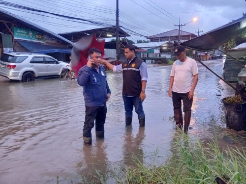 เทศบาลนครแม่สอด ลงพื้นที่เฝ้าระวังอุทกภัยจากพายุวิภา ในเขตพื้นที่เทศบาลนครแม่สอด