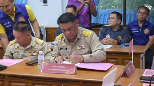 ทน.แม่สอด เข้าร่วมพิธีลงนามประกาศปฏิญญา รวมพลัง ยับยั้งปัญหายาเสพติด NO Drugs NO Dealers ผนึกกำลัง หมู่บ้าน ชุมชนปลอดยาเสพติด อำเภอแม่สอด จังหวัดตาก
