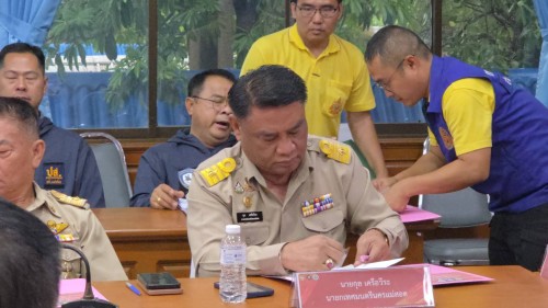 ทน.แม่สอด เข้าร่วมพิธีลงนามประกาศปฏิญญา รวมพลัง ยับยั้งปัญหายาเสพติด NO Drugs NO Dealers ผนึกกำลัง หมู่บ้าน ชุมชนปลอดยาเสพติด อำเภอแม่สอด จังหวัดตาก