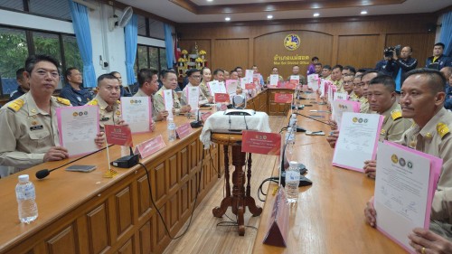 ทน.แม่สอด เข้าร่วมพิธีลงนามประกาศปฏิญญา รวมพลัง ยับยั้งปัญหายาเสพติด NO Drugs NO Dealers ผนึกกำลัง หมู่บ้าน ชุมชนปลอดยาเสพติด อำเภอแม่สอด จังหวัดตาก