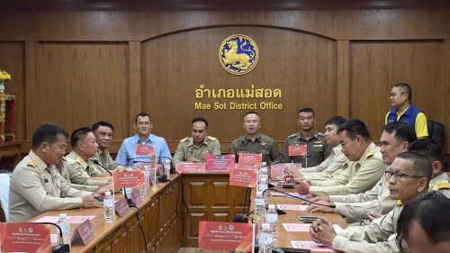 ทน.แม่สอด เข้าร่วมพิธีลงนามประกาศปฏิญญา รวมพลัง ยับยั้งปัญหายาเสพติด NO Drugs NO Dealers ผนึกกำลัง หมู่บ้าน ชุมชนปลอดยาเสพติด อำเภอแม่สอด จังหวัดตาก