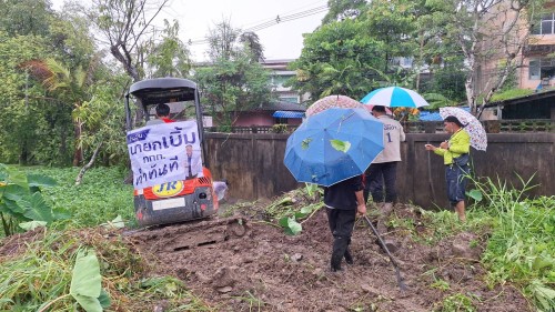 เทศบาลนครแม่สอด ลงพื้นที่เฝ้าระวังและแก้ปัญหาอุทกภัย ในเขตพื้นที่เทศบาลนครแม่สอด