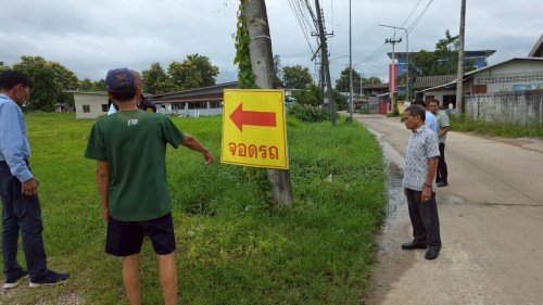 ทน.แม่สอด ลงพื้นที่สำรวจเส้นทางน้ำเพื่อแก้ไขปัญหาน้ำท่วมขังในเขตพื้นที่ชุมชนสักทอง