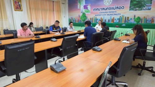 ทน.แม่สอด ประชุมติดตามความคืบหน้างานโครงการนำสายไฟฟ้าสายเคเบิลลงใต้ดิน ร่วมกับการไฟฟ้าส่วนภูมิภาคอำเภอแม่สอด