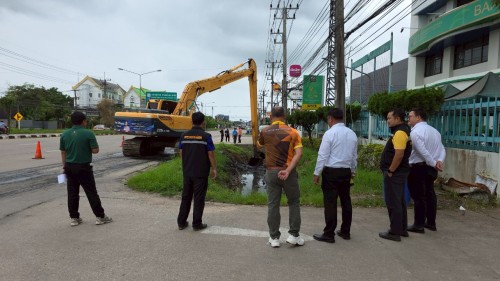 ทน.แม่สอด ลงพื้นที่ติดตามความคืบหน้างานขุดลอกคลองสาธารณะ เพื่อแก้ไขปัญหาน้ำท่วมขังในเขตเทศบาลนครแม่สอด ร่วมกับองค์การบริหารส่วนจังหวัดตาก 