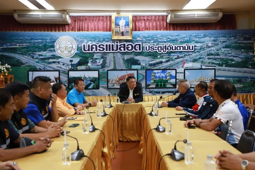 ทน.แม่สอด ให้การต้อนรับ พล.ต.ต.สุรพงษ์ อาริยะมงคล อุปนายกอาวุโสและเลขาธิการ สมาคมกีฬากรีฑาแห่งประเทศไทยในพระบรมราชูปถัมภ์ พร้อมคณะฯ