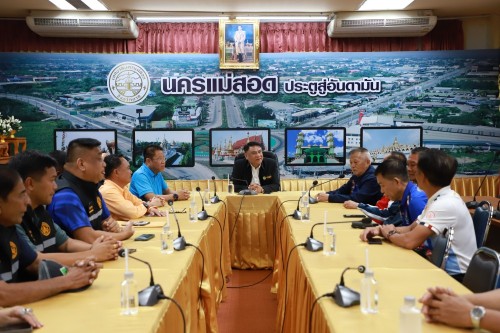 ทน.แม่สอด ให้การต้อนรับ พล.ต.ต.สุรพงษ์ อาริยะมงคล อุปนายกอาวุโสและเลขาธิการ สมาคมกีฬากรีฑาแห่งประเทศไทยในพระบรมราชูปถัมภ์ พร้อมคณะฯ