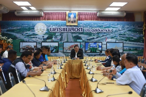 ทน.แม่สอด ให้การต้อนรับ พล.ต.ต.สุรพงษ์ อาริยะมงคล อุปนายกอาวุโสและเลขาธิการ สมาคมกีฬากรีฑาแห่งประเทศไทยในพระบรมราชูปถัมภ์ พร้อมคณะฯ