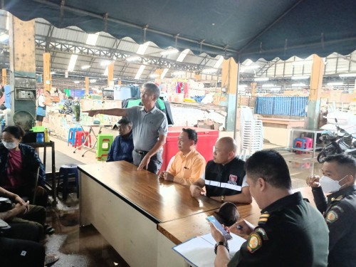เทศบาลนครแม่สอด เข้าร่วมการประชุมการจัดระเบียบการค้าและการจราจร ตลาดพาเจริญ	