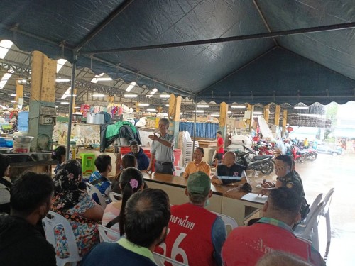 เทศบาลนครแม่สอด เข้าร่วมการประชุมการจัดระเบียบการค้าและการจราจร ตลาดพาเจริญ	