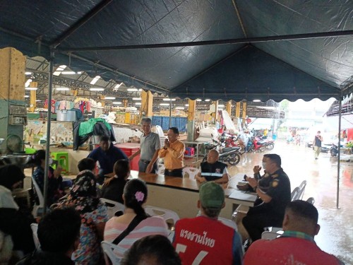 เทศบาลนครแม่สอด เข้าร่วมการประชุมการจัดระเบียบการค้าและการจราจร ตลาดพาเจริญ	