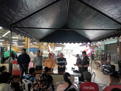 เทศบาลนครแม่สอด เข้าร่วมการประชุมการจัดระเบียบการค้าและการจราจร ตลาดพาเจริญ	