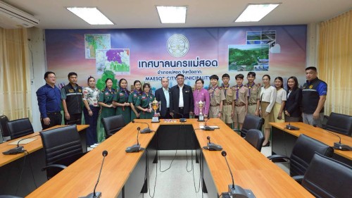 ทน.แม่สอด ร่วมให้การต้อนรับและแสดงความยินดีกับคณะครูและนักเรียนโรงเรียนเทศบาลวัดบุญญาวาส