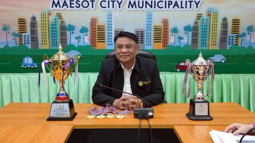 ทน.แม่สอด ร่วมให้การต้อนรับและแสดงความยินดีกับคณะครูและนักเรียนโรงเรียนเทศบาลวัดบุญญาวาส