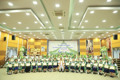 ทน.แม่สอด จัดพิธีมอบวุฒิบัตร \"โครงการส่งเสริมสุขภาพผู้สูงอายุ สร้างจิตสดใส ร่างกายแข็งแรง“ และ \"โครงการพัฒนาศักยภาพผู้สูงอายุเทศบาลนครแม่สอด\"