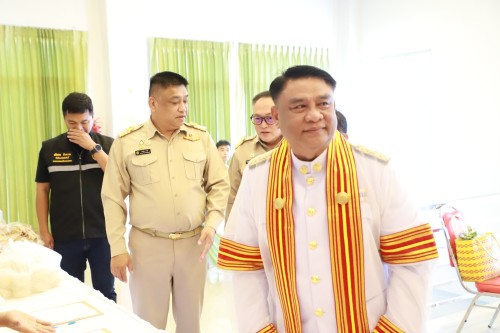 ทน.แม่สอด จัดพิธีมอบวุฒิบัตร \"โครงการส่งเสริมสุขภาพผู้สูงอายุ สร้างจิตสดใส ร่างกายแข็งแรง“ และ \"โครงการพัฒนาศักยภาพผู้สูงอายุเทศบาลนครแม่สอด\"