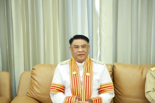 ทน.แม่สอด จัดพิธีมอบวุฒิบัตร \"โครงการส่งเสริมสุขภาพผู้สูงอายุ สร้างจิตสดใส ร่างกายแข็งแรง“ และ \"โครงการพัฒนาศักยภาพผู้สูงอายุเทศบาลนครแม่สอด\"