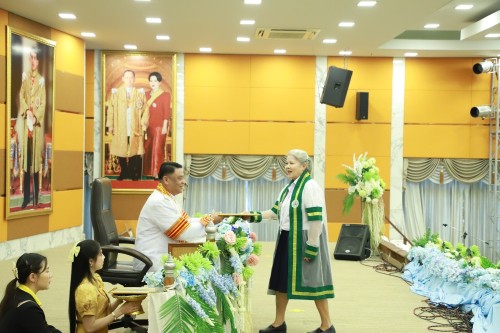 ทน.แม่สอด จัดพิธีมอบวุฒิบัตร \"โครงการส่งเสริมสุขภาพผู้สูงอายุ สร้างจิตสดใส ร่างกายแข็งแรง“ และ \"โครงการพัฒนาศักยภาพผู้สูงอายุเทศบาลนครแม่สอด\"
