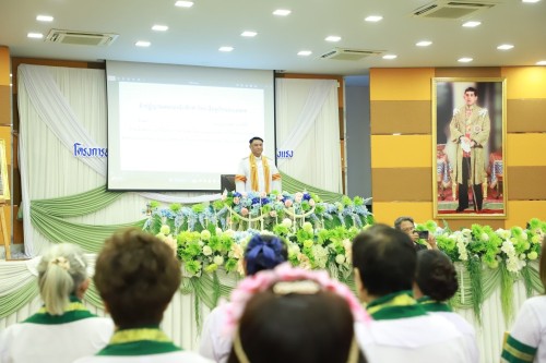 ทน.แม่สอด จัดพิธีมอบวุฒิบัตร \"โครงการส่งเสริมสุขภาพผู้สูงอายุ สร้างจิตสดใส ร่างกายแข็งแรง“ และ \"โครงการพัฒนาศักยภาพผู้สูงอายุเทศบาลนครแม่สอด\"