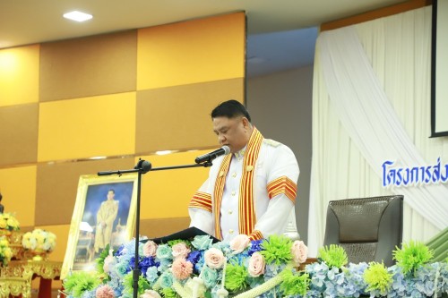 ทน.แม่สอด จัดพิธีมอบวุฒิบัตร \"โครงการส่งเสริมสุขภาพผู้สูงอายุ สร้างจิตสดใส ร่างกายแข็งแรง“ และ \"โครงการพัฒนาศักยภาพผู้สูงอายุเทศบาลนครแม่สอด\"