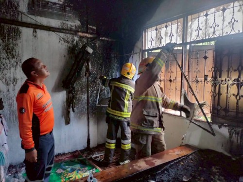 เทศบาลนครแม่สอด ลงพื้นที่ระงับเหตุเพลิงไหม้ บริเวณตลาดพลอย ในเขตพื้นที่เทศบาลนครแม่สอด