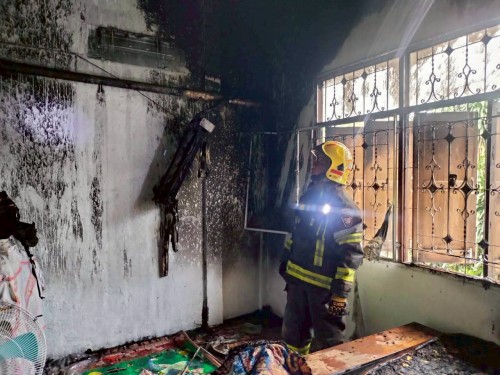 เทศบาลนครแม่สอด ลงพื้นที่ระงับเหตุเพลิงไหม้ บริเวณตลาดพลอย ในเขตพื้นที่เทศบาลนครแม่สอด