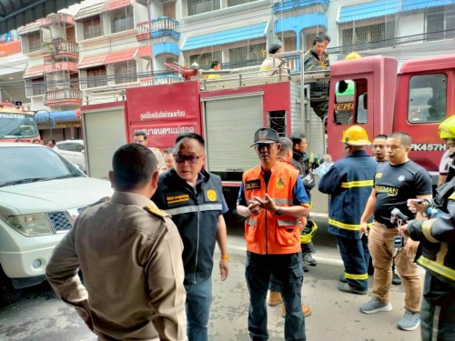 เทศบาลนครแม่สอด ลงพื้นที่ระงับเหตุเพลิงไหม้ บริเวณตลาดพลอย ในเขตพื้นที่เทศบาลนครแม่สอด