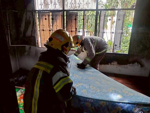 เทศบาลนครแม่สอด ลงพื้นที่ระงับเหตุเพลิงไหม้ บริเวณตลาดพลอย ในเขตพื้นที่เทศบาลนครแม่สอด