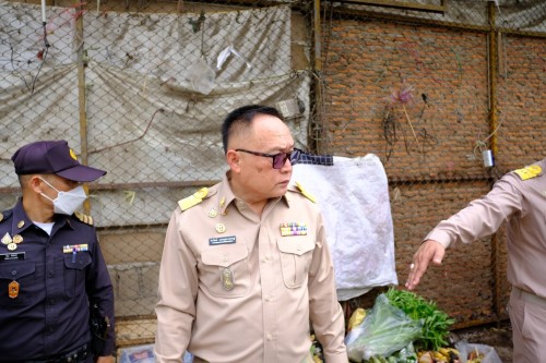 ทน.แม่สอด ร่วมกับ สถานีตำรวจภูธรแม่สอด ลงพื้นที่ตรวจความเรียบร้อยตลาดสดพาเจริญ