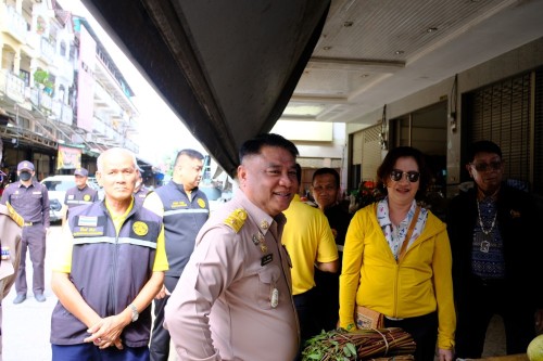 ทน.แม่สอด ร่วมกับ สถานีตำรวจภูธรแม่สอด ลงพื้นที่ตรวจความเรียบร้อยตลาดสดพาเจริญ