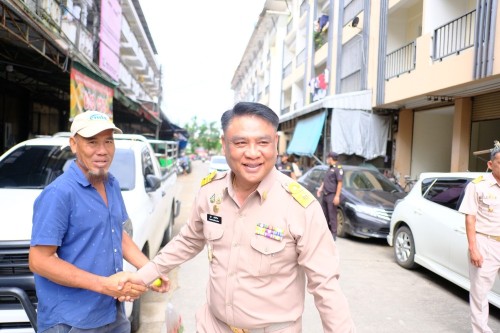 ทน.แม่สอด ร่วมกับ สถานีตำรวจภูธรแม่สอด ลงพื้นที่ตรวจความเรียบร้อยตลาดสดพาเจริญ