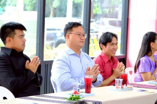 เทศบาลนครแม่สอด ร่วมงานแสดงมุทิตาจิต แด่ผู้เกษียณอายุราชการ (นายเจริญ รวมเขียน)