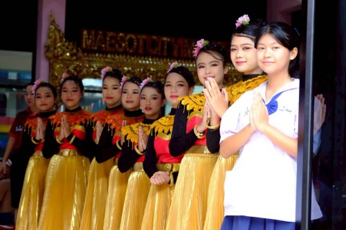 เทศบาลนครแม่สอด ร่วมงานแสดงมุทิตาจิต แด่ผู้เกษียณอายุราชการ (นายเจริญ รวมเขียน)