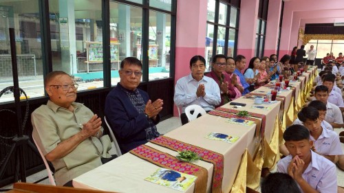 เทศบาลนครแม่สอด ร่วมงานแสดงมุทิตาจิต แด่ผู้เกษียณอายุราชการ (นายเจริญ รวมเขียน)