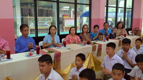 เทศบาลนครแม่สอด ร่วมงานแสดงมุทิตาจิต แด่ผู้เกษียณอายุราชการ (นายเจริญ รวมเขียน)