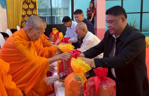 เทศบาลนครแม่สอด ร่วมงานแสดงมุทิตาจิต แด่ผู้เกษียณอายุราชการ (นายเจริญ รวมเขียน)
