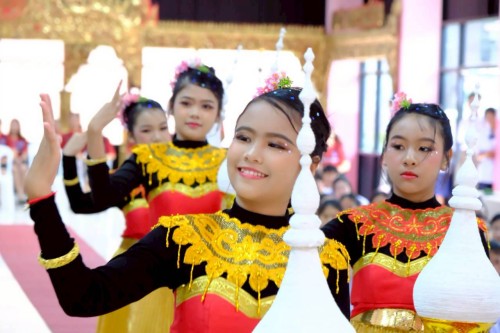 เทศบาลนครแม่สอด ร่วมงานแสดงมุทิตาจิต แด่ผู้เกษียณอายุราชการ (นายเจริญ รวมเขียน)