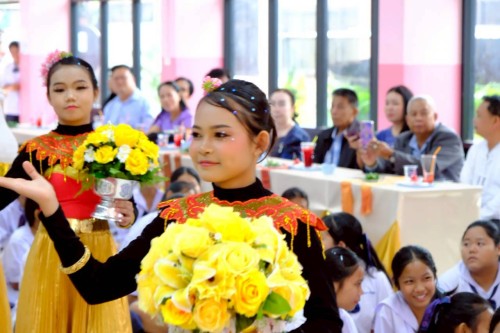 เทศบาลนครแม่สอด ร่วมงานแสดงมุทิตาจิต แด่ผู้เกษียณอายุราชการ (นายเจริญ รวมเขียน)
